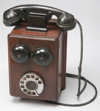 19세기 당시의 전화기.