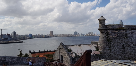 쿠바 서부 모로 요새에서 바라본 아바나의 모습. 아바나는 항구 도시다.