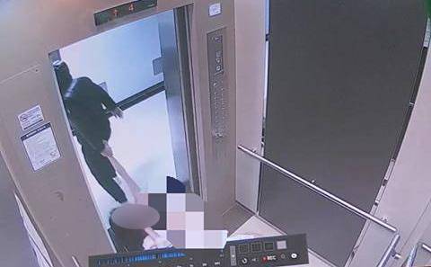 이별 요구하는 여자친구 끌고 가는 장면 [A 씨 SNS 캡처=연합뉴스]