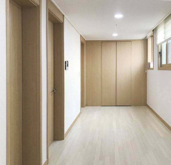 별내더샵 43평형의 임대용 주택 내부 미니거실. /얼론투게더 제공