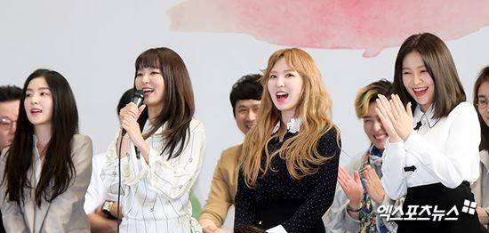 엑'S 초점] 시작된 평양공연, 레드벨벳 그리고 조이..이제는 응원을 보낼 때