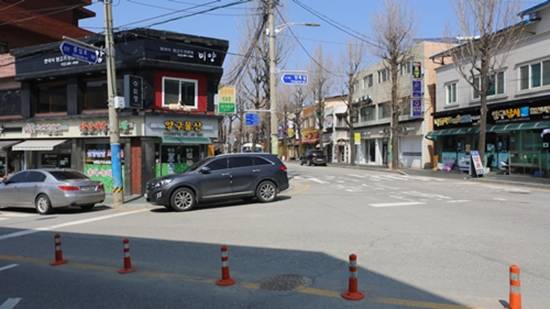 양구 읍내에는 5층 이상 건물이 없다. 주민들은 “군사시설 보호구역 등 규제로 묶여 지역 전체가 정체되어있다”며 “경제를 활성화할 대책이 필요하다”고 말했다. ⓒ유선희