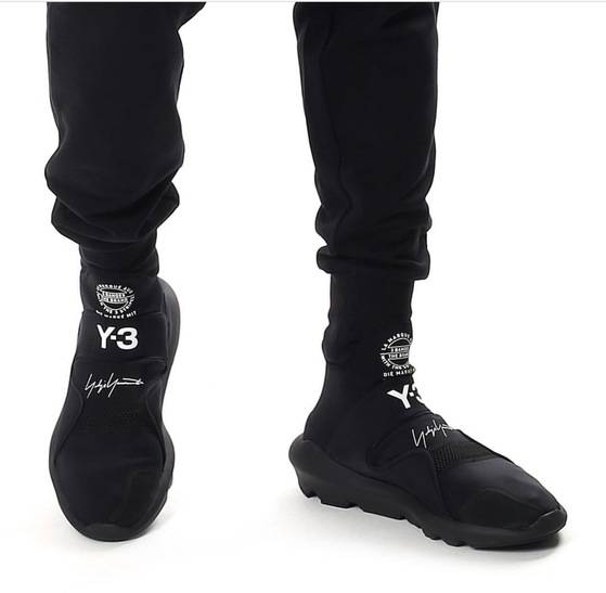 아디다스와 디자이너 요지 야마모토 디자이너가 만든 아디다스 Y-3 컬렉션의 삭스 스니커즈. [사진 핀터레스트]