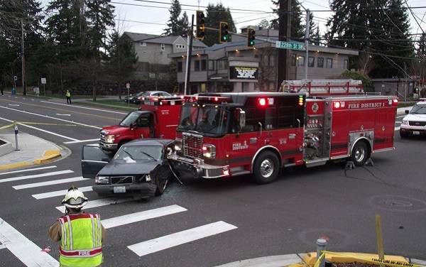 버지니아 주 노퍽(Norfolk) 시내의 한 교차로에서 출동 중인 소방차와 한 시민의 차량이 충돌했다.  ⓒShapiro & Appleton 홈페이지