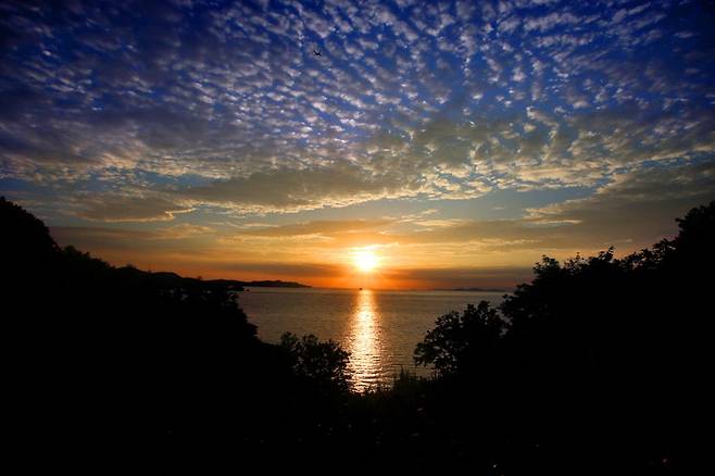 장봉도 가막머리전망대의 일몰<사진제공·옹진군청>