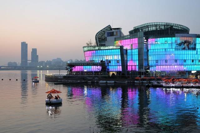 반포한강공원 앞 세빛섬. 이병학 선임기자