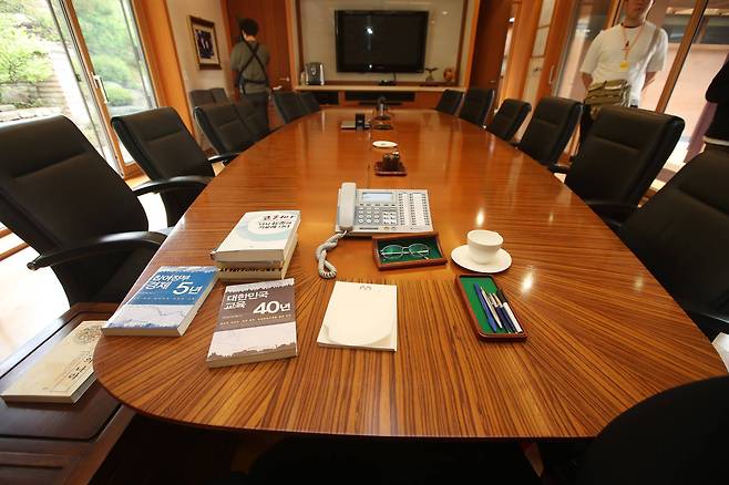 고 노무현 전 대통령 서재 내부. 송봉근 기자