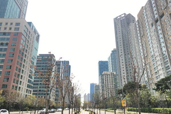 송도 제1공구에 들어선 아파트.  /김리영 인턴기자