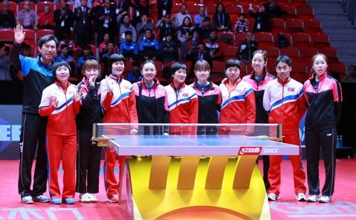 세계선수권에서 단일팀 구성에 합의한 남북 여자 탁구 선수들 [대한탁구협회 제공=연합뉴스]