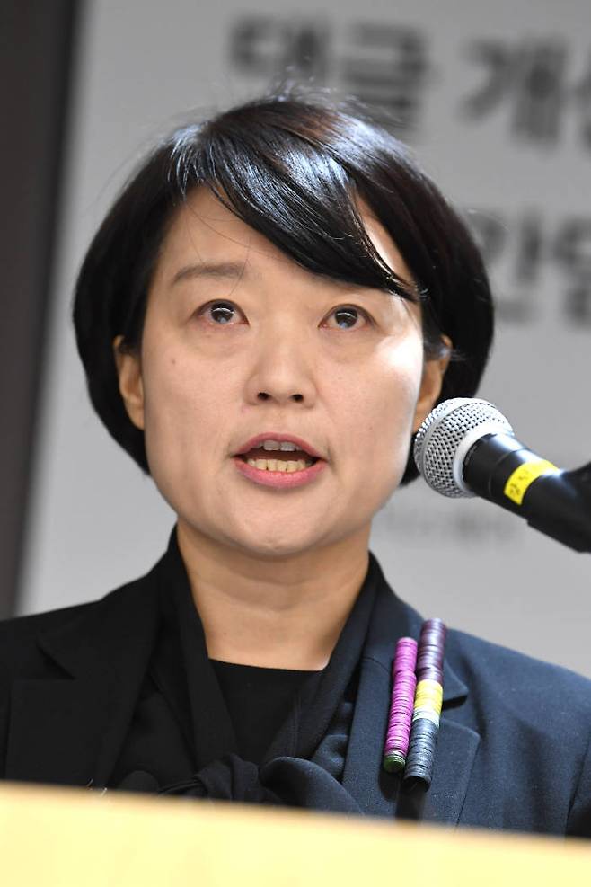 네이버가 9일 서울 강남구 역삼동 네이버파트너스퀘어에서 '네이버 뉴스 및 댓글 개선 기자간담회'를 열었다. 한성숙 네이버 대표는 “뉴스 편집은 더 이상 하지 않고 공간과 기술 제공 역할만 한다”고 말했다.
