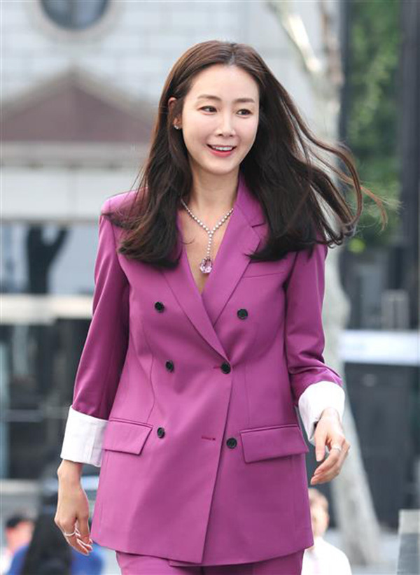 최지우