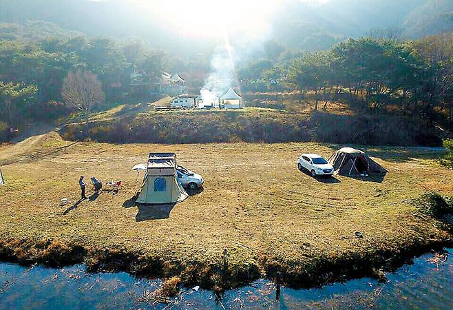 춘천호와 가까이에서 차박을 할 수 있는 춘천시 서면 ‘하늘뜨락펜션’. /하늘뜨락펜션