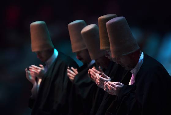 이슬람 선각자인 메블라나 루미가 고안한 세마 댄스는 고도의 상징이 담긴 종교의식이다. [사진 호자파샤 문화센터]