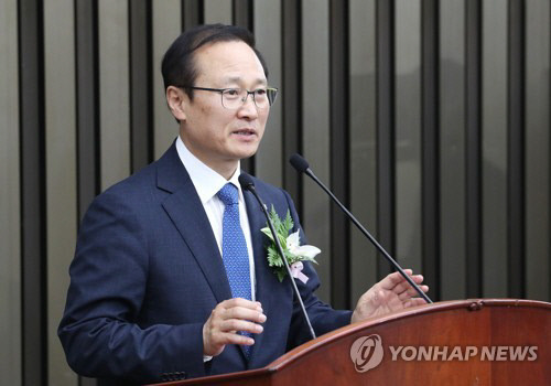 더불어민주당 홍영표 신임 원내대표. 연합뉴스