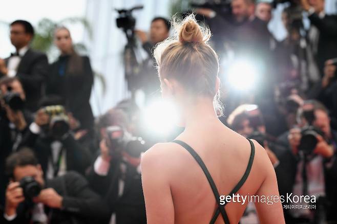 배우 앰버 허드가 제71회 칸 국제영화제 ‘쏘리 앤젤’ 레드카펫에 섰다. 게티이미지코리아