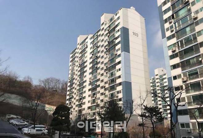 공매물건으로 나온 서울 서대문구 영천동 독립문삼호아파트 모습. 캠코 제공.