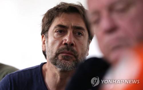 spain-people-toledo-press-conference
