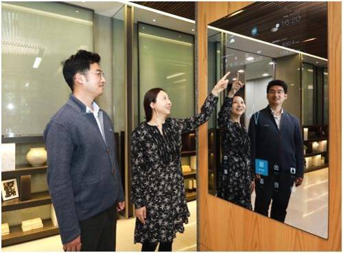 '래미안 IoT 홈 랩' 거실과 스마트 미러 [삼성물산 제공=연합뉴스]