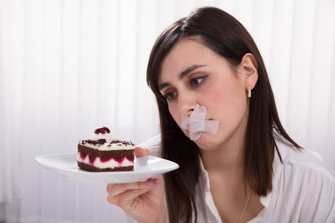 습관을 고치기는 어렵지만 인식의 전환이 일어나 습관이 바뀔 수도 있는 게 사람이다.