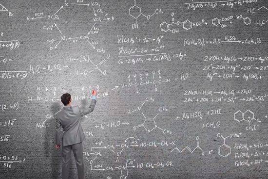 암호는 통신문의 내용을 제3자가 판독할 수 없는 글자·숫자·부호 등으로 변경시킨 것입니다.[사진=유튜브 화면캡처]