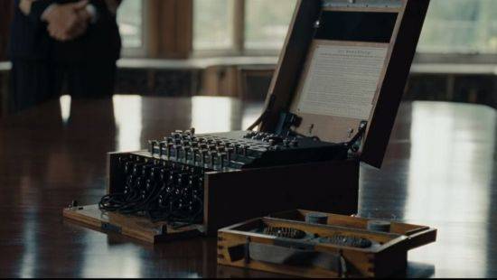 영화 '이미테이션 게임'에 소개된 독일의 암호 제조기 '이니그마'.[사진=유튜브 화면캡처]