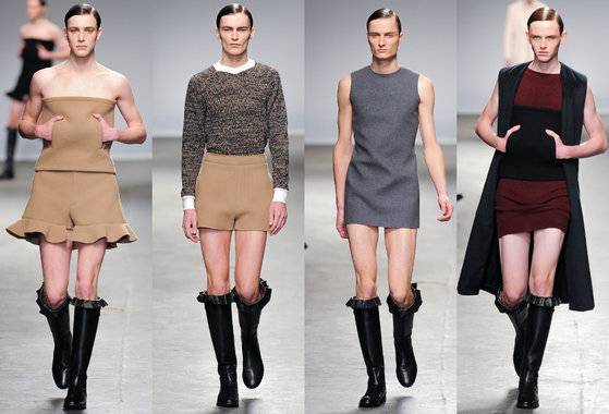 2013 가을겨울 JW앤더슨 컬렉션. 여성의 것으로 여겨졌던 프릴 장식의 팬츠와 부츠를 입은 남성 모델들이 줄지어 나왔다. [사진 JW 앤더슨]