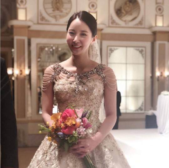 귀여니(이윤세)의 결혼식 사진. 사진=온라인 커뮤니티 캡처