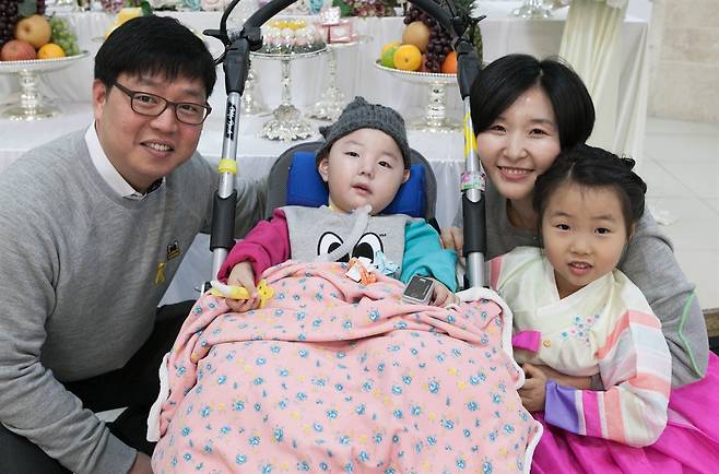 강현이의 4살 생일잔치. 많은 지인들이 찾아와 축하해주었다. ⓒ하유진