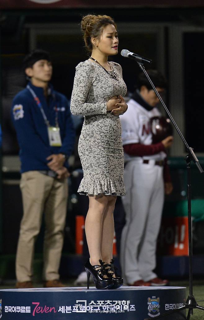 가수 손승연. 이석우 기자 foto0307@kyunghyang.com