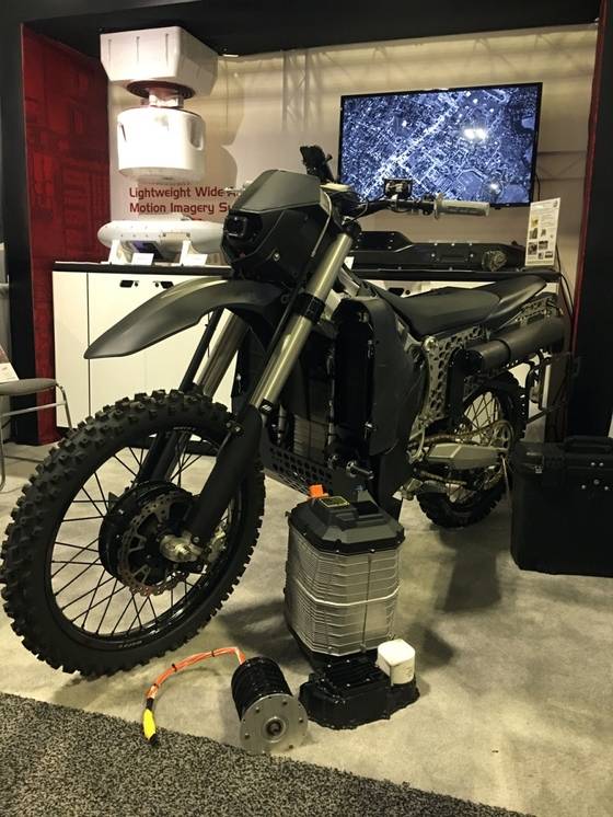 미국 국방부가 특수부대용으로 도입을 검토 중인 하이브리드 오토바이 '사일런트호크'. [사진 로고스 테크놀로지]