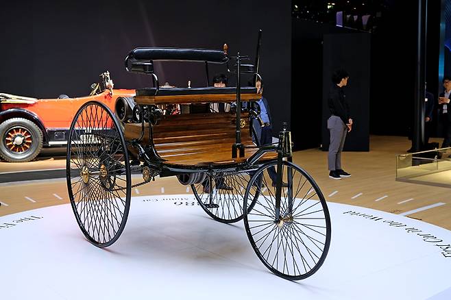 메르세데스-벤츠가 2018 부산모터쇼에서 '페이턴트 모터바겐'을 전시했다.