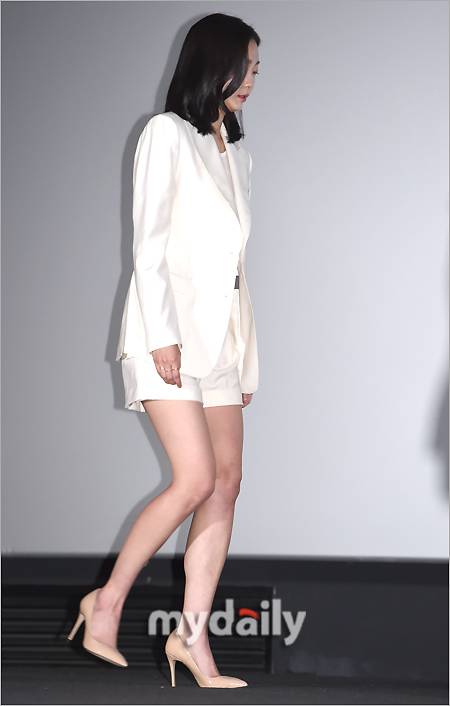 ▲ 김다미 '걷다가 부러질 것 같은 다리'