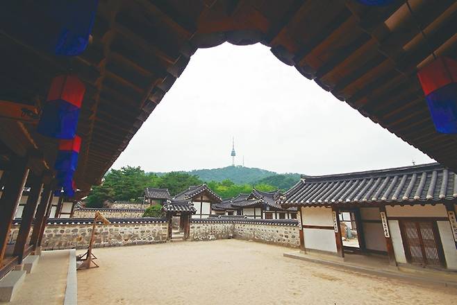 남산골 한옥마을에 있는 관훈동 민씨 가옥