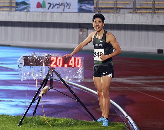 28일 열린 전국육상경기선수권 남자 200m에서 한국신기록을 33년 만에 세운 박태건. [사진 대한육상연맹]