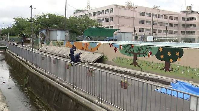 외벽이 무너지면서 등교하던 9살 어린이 사망