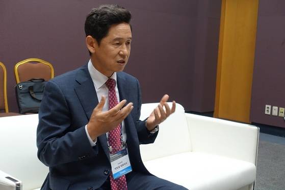 박학래 티맥스오에스 대표는 3일 중앙일보와의 인터뷰에서 "언어의 장벽이 없는 소프트웨어 시장에서는 성능만 좋으면 글로벌 시장에서도 한 번 붙어볼만하다는 도전 의식이 회사 구성원 모두에게 깔려있다"고 설명했다.[사진 티맥스]