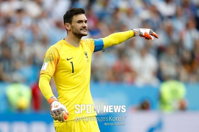 ▲ 잠자리가 입에 들어간 후 놀라온 선방을 보여준 요리스