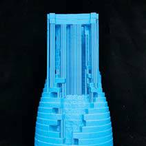 완성된 출력물에서 지지대를 제거한다.