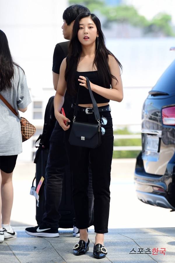 그룹 CLC 출국. 사진=김봉진 기자 view@hankooki.com