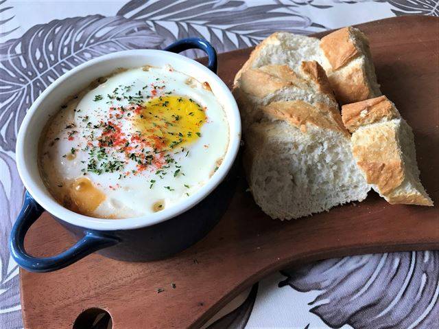 라 아바나의 우에보스 아바네로스. 우에보스는 계란이란 뜻으로, 쿠바에서 아침 식사로 주로 먹는다. 잇쎈틱 제공