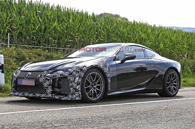 렉서스 LC F 시험주행차