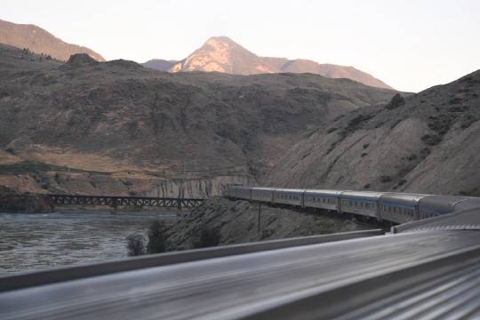 ◇캐나다 횡단열차는 척박한 사막지대도 지난다<김형우 관광전문 기자>
