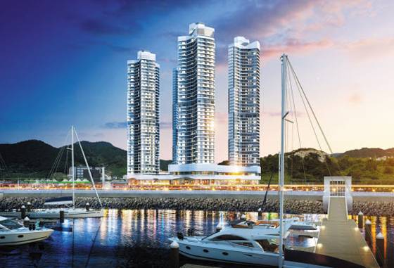 GS건설이 다음 달 전남 여수 웅천지구 관광휴양상업 C3-2블록에 분양하는 생활숙박시설 ‘웅천자이 더 스위트’의 조감도. 여수 지역에서 가장 높은 42층으로 설계됐으며 마리나와 웅천지구를 훤히 바라볼 수 있는 최상층 스카이라운지를 도입했다. /GS건설