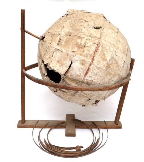 안동 도산서원에 있는 하늘 별자리를 그린 혼상과 관측기구 혼천의 [도산서원 제공]