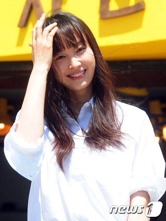 이나영 기자회견
