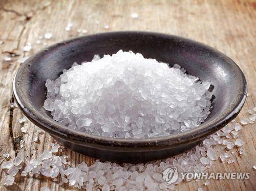 소금 [연합뉴스 자료 사진] 기사 내용과 관련 없는 참고용 자료 사진임