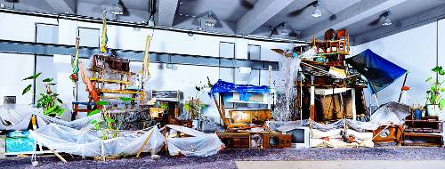 2011년 서울 영등포구 문래예술공장에서 전시한 ‘폭포’. 작가 제공