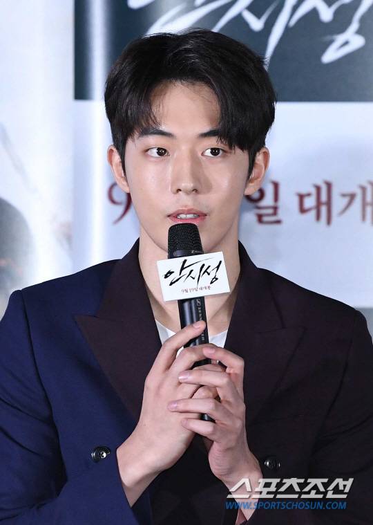 영화 '안시성' 언론시사회 및 기자간담회가 12일 오후 서울 용산 CGV에서 열렸다. 배우 남주혁이 질문에 답하고 있다.   '안시성'은 88일간의 안시성 전투를 그린 초대형 액션 블록버스터다. 조인성, 남주혁, 박성웅, 배성우, 엄태구, 설현, 박병은, 오대환, 성동일 등이 출연했다. 김광식 감독 작품. 19일 개봉한다. 정재근 기자 cjg@sportschosun.com/2018.09.12/