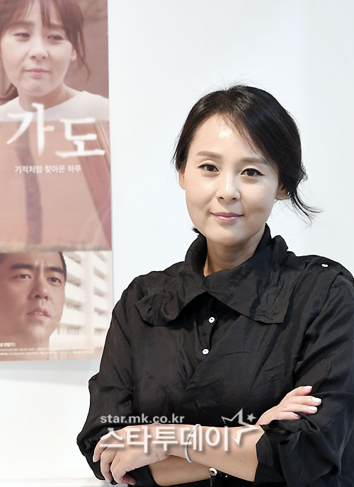 전미선이 `봄이가도`를 통해 위로를 건네고 싶었다고 했다. 사진|유용석 기자