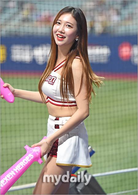 [MD포토] 치어리더 박한솔 '단발서 많이 길렀죠'